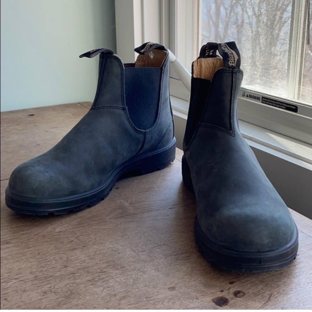 Black Blundstones